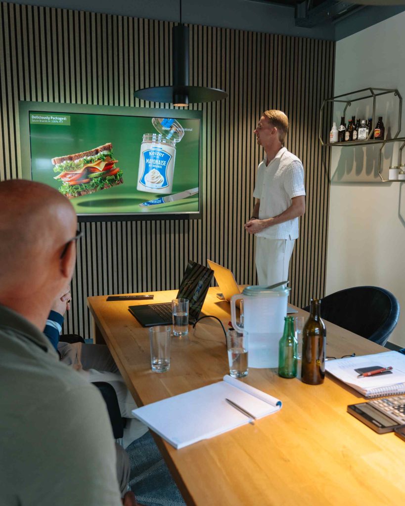 Keizer International – JM270825-114