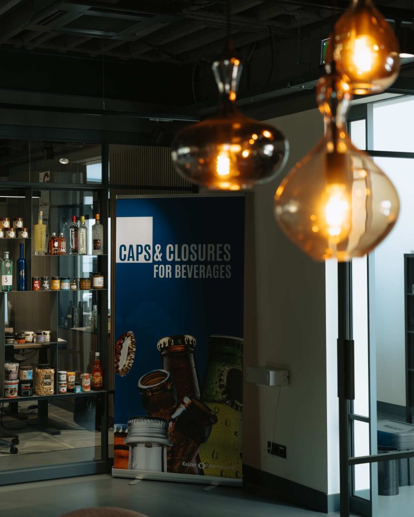 Keizer International – JM270825-67